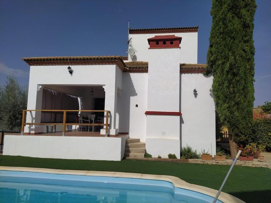 Agradable Casa Con Piscina En La Serrania. Арриате Экстерьер фото
